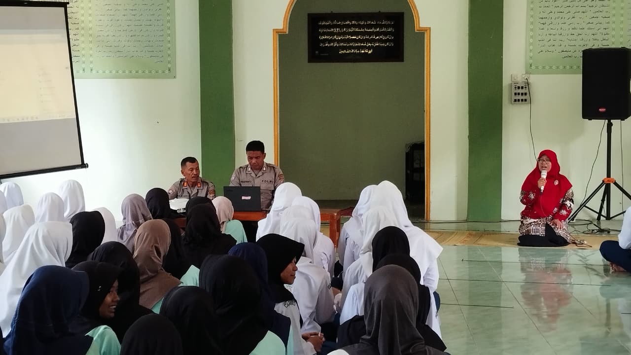 MTsN 6 Kulon Progo Terima Sosialisasi dan Kunjungan SMA Kemala Bhayangkara